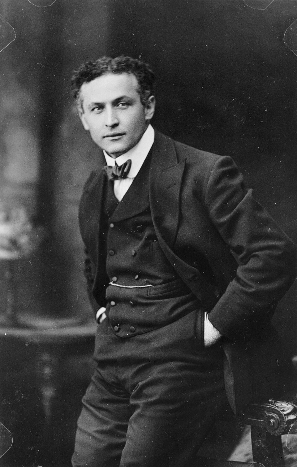 Harry Houdini — Biography & Quotes