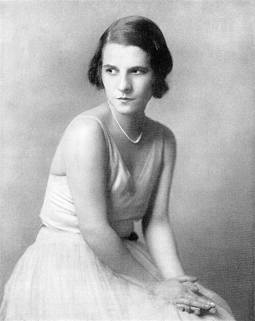 Ruth Gordon — Biography, Quotes & Tribute